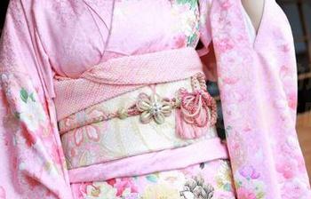 模范学院 – 最新图册：米亚Mia的瑜伽姿势——这能解救你那僵硬的脖子吗？