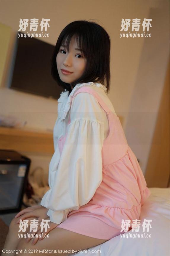 模范学院 - 实用的艾莉Evelyn浴室资源：每一张照片都似乎在悄悄诉说。