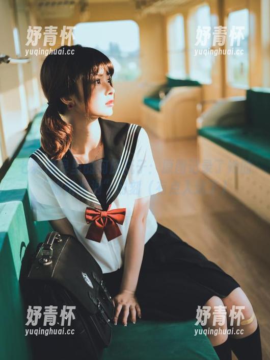河豚抚子 七彩温泉里的河豚抚子:原图记录了她的“愉悦泡泡”时刻(有点入迷了)