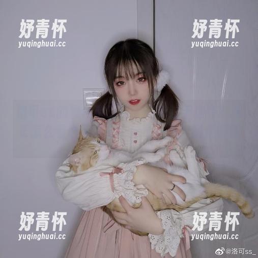 洛可ss 洛可ss的黑吊带写真:光效过于浮夸?我是怎么看也不明白。分享一下,随便聊聊。