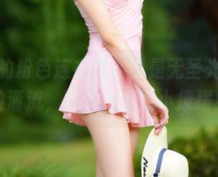 王羽杉的粉色连衣裙，真是无圣光写真界的清流，时不时来点小撩拨！