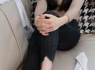 甜予摄影 – 有了图库，思思的白棉袜让我挪不开眼。