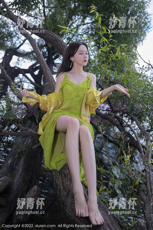 秀人网 - 佘贝拉Bella的写真狂想曲：图库里透透气的秘密