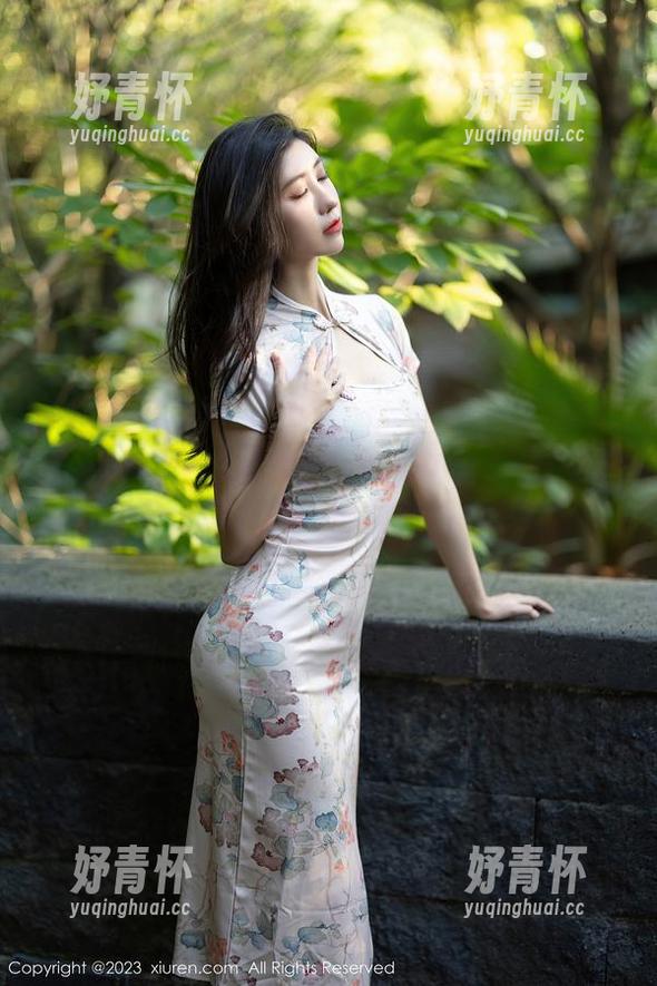 秀人网 - 一缕夏天风，安然anran的全套图集就在那里晃荡