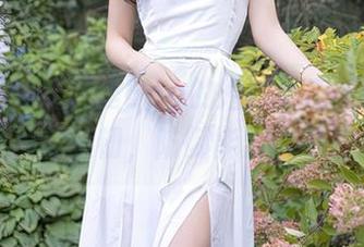 秀人网 – 尤妮丝Egg的婚纱私房美图：花瓣般的柔韧，防御能力也不差。