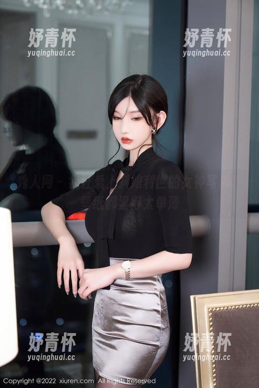 秀人网 - 疯狂爱上抖娘利世的女神写真，壁纸都显得太单薄