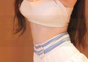 秀人网 – 王雅姗是我的泳池美图分享：冲浪梦，别掉进水里哦！