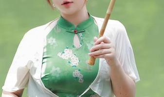 秀人网 – 金妍兮Saki的校园美图：这角落也太有情调了，别说话，都在看。