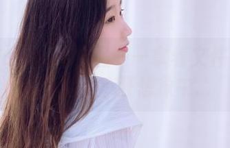 穆零Mu0的OL作品——拿着文件夹也能当模特？疯狂想象中…