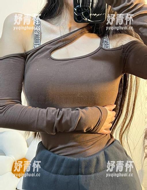 粉色的猪陈佩奇 微密圈 - “写真里的粉色的猪陈佩奇:你能想象旗袍和披萨的搭配吗?“