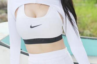美媛馆 – 当许诺的腿成为焦点，这عکس的资源让人动心，值得多瞅几眼。