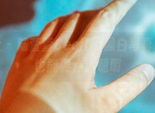 蜜桃社 – 陆萱萱Cecilia黑白写真，高清也能耍点小聪明