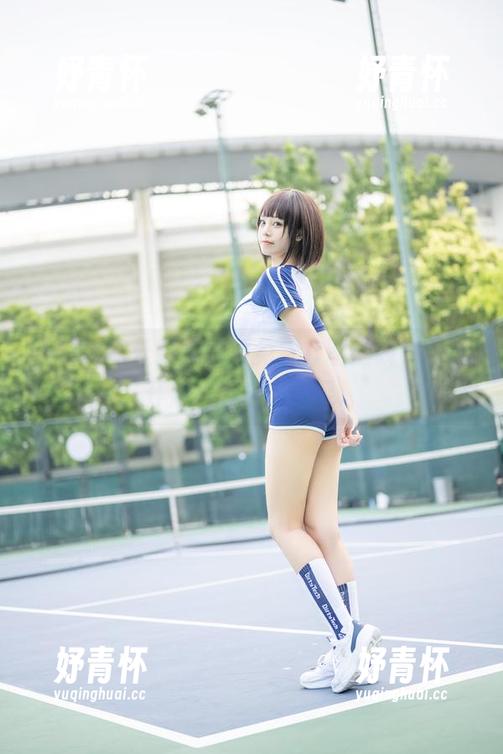 恭喜！蜜汁猫裘婚纱免费套图上线，已经开始学会自给自足。
