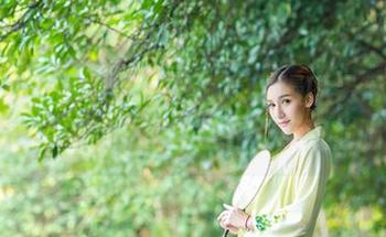 轰趴猫 – 本来只想收藏陈雅漫的吊带合集，结果却发现自己在无意识偷瞄