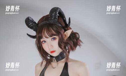 青水百合子学妹：cos扮演的极简主义，果然是走心的另一种形式嘛。