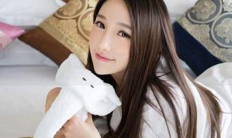 青豆客 – 在线看绮里嘉ula的美足，简直是薯片上的解压广告！