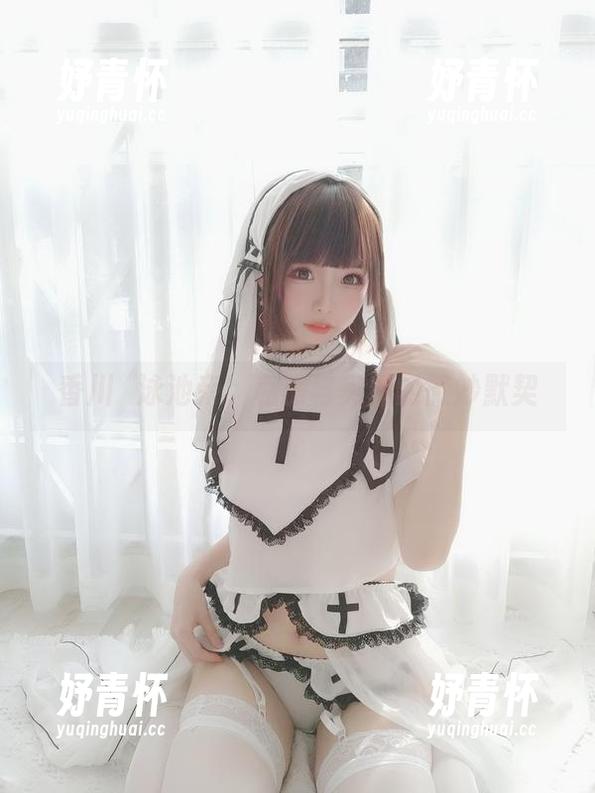 香川澪 香川澪泳池旁,私房与美图的微妙默契