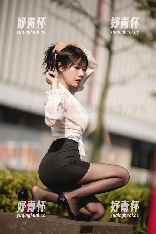 香草喵露露 图册里这个香草喵露露的杨枝甘露,紫色外套你确定没在抢戏?