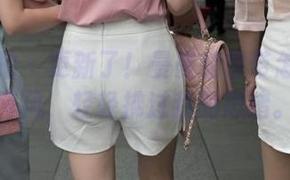 魔镜街拍 – 更新了！曼曼的吊带怎样像一阵风，轻轻拂过我的思绪。