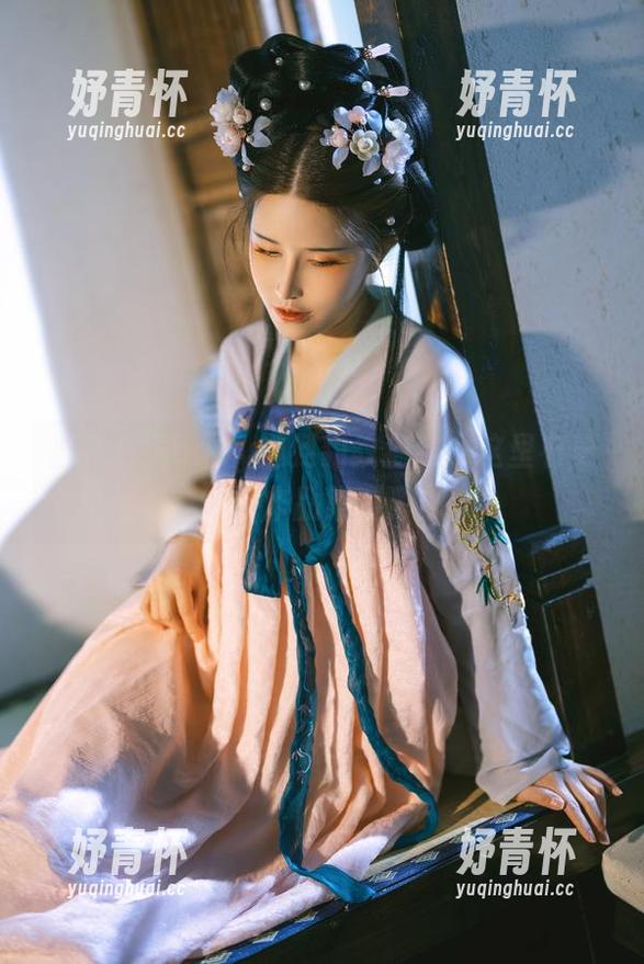 当鹿八岁baby遇到豹纹猫猫，这里有更妙的作品集资源！
